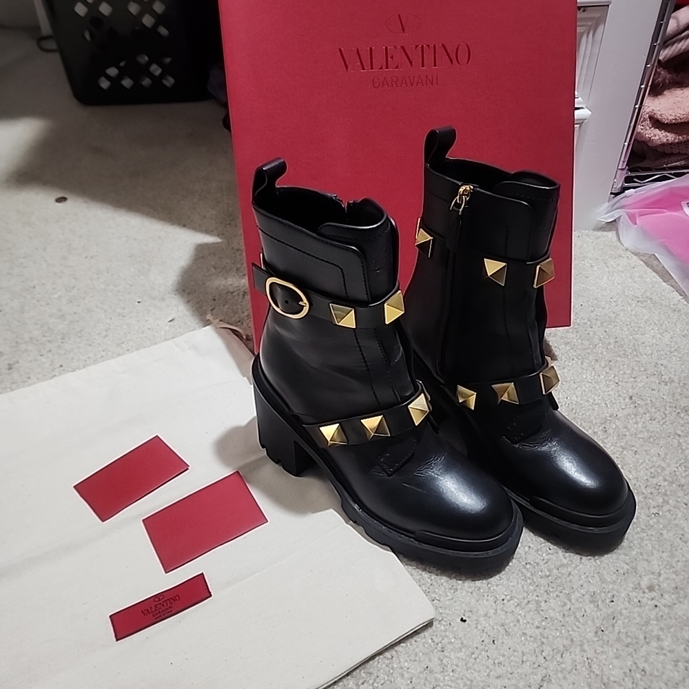 Valentino Garavani Black Leather Rockstud Ankle Boots